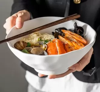 9-tommer keramiske Ramen-skåle Engros，Uregelmæssig kantdesign-suppeskåle