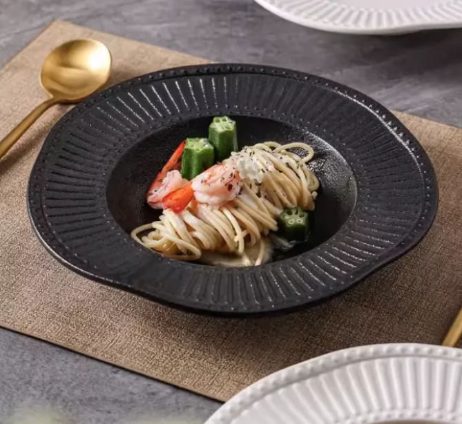 10”Dinner Plates With Striped Edge Design For Events