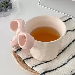 Adorable Elegance – Ceramic Coffee Mug with Pink Bow Handle Wholesale in China