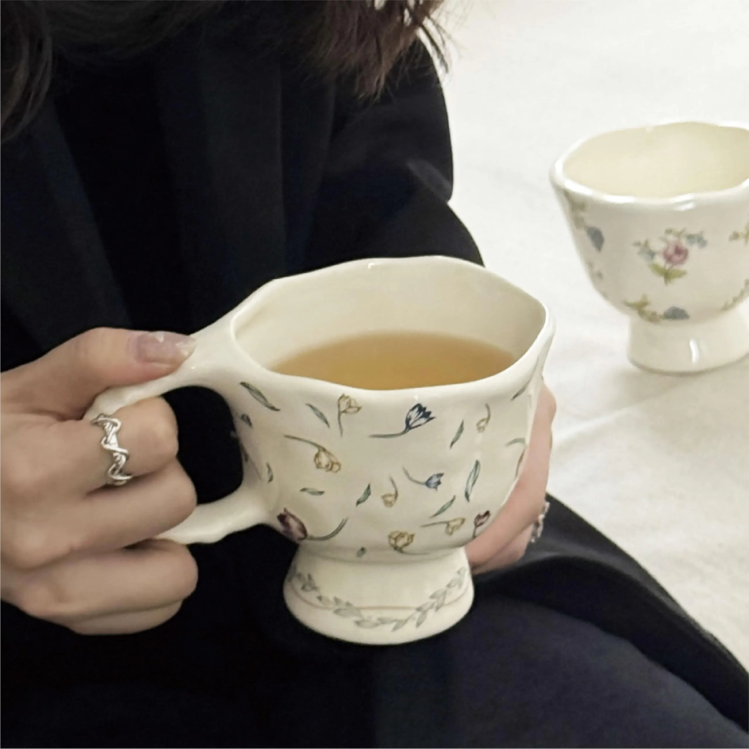 porcelain daisy mug