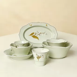 Retro Embossed Porcelain Tableware Handmade Floral Ceramic Dinner Set for Daily Use & Gifting