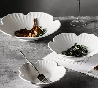Plato de cena profundo con forma de flor a granel, platos de cerámica al por mayor