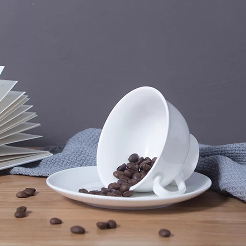 Design personnalisé Bone Bone China Coffee tasse et soucoupe en gros en Chine