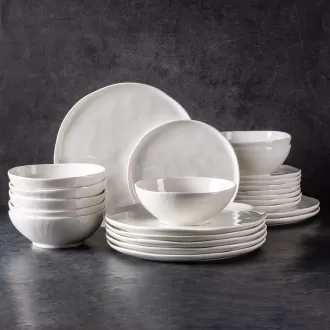 Plaques de porcelaine et ensembles de bols avec bord ondulé