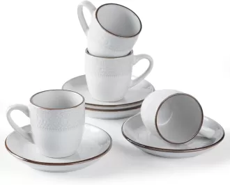 Tasse en remitasse en relief en relief