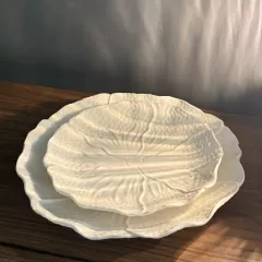 Assiettes en porcelaine gaufrée florale végétale en gros en Chine - Vaisselle élégante fabriquée à la main pour la maison et les restaurants