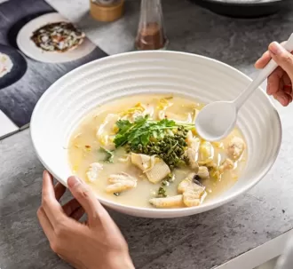 セラミック 10 インチの大きなラーメンボウル、バルク、不規則なエッジデザインのスープボウル