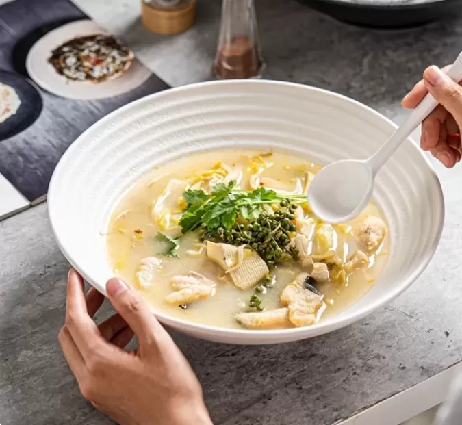 中国のセラミックラーメンボウル工場