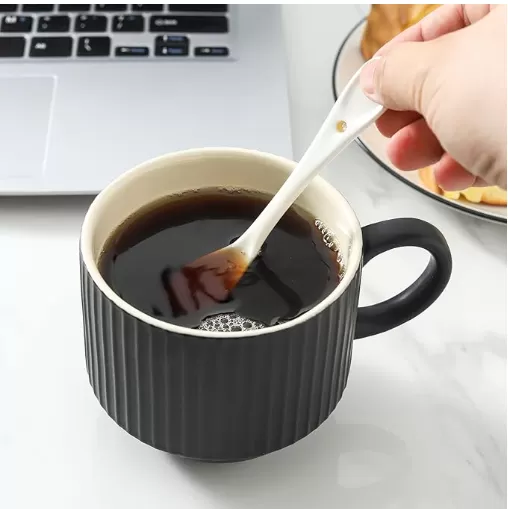 Cốc cà phê sứ có gân lớn cho quán cà phê