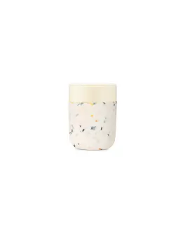 Cốc gốm với tay áo silicon bảo vệ
