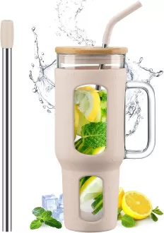 Chai nước thủy tinh với tay áo silicone